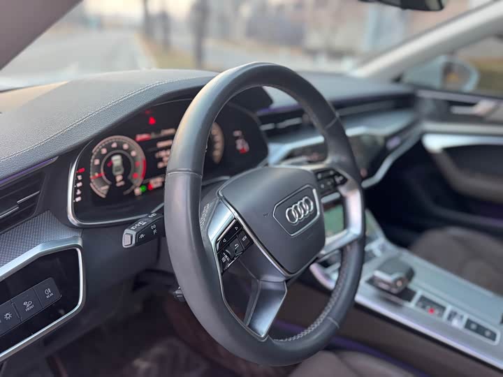 Фото 9 - Audi A7L