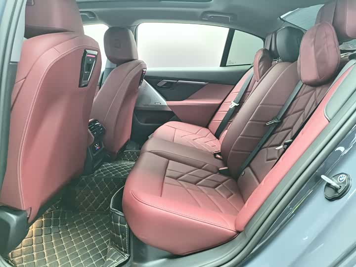 Фото 4 - BMW 5 Series