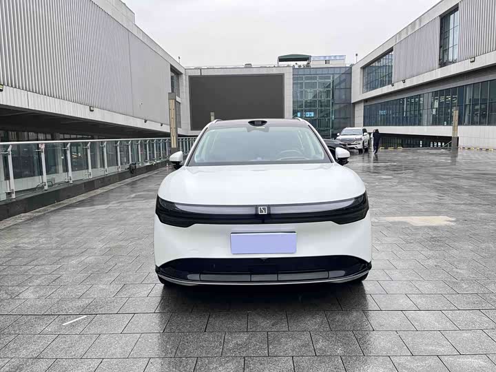 Фото 2 - Zeekr 7X