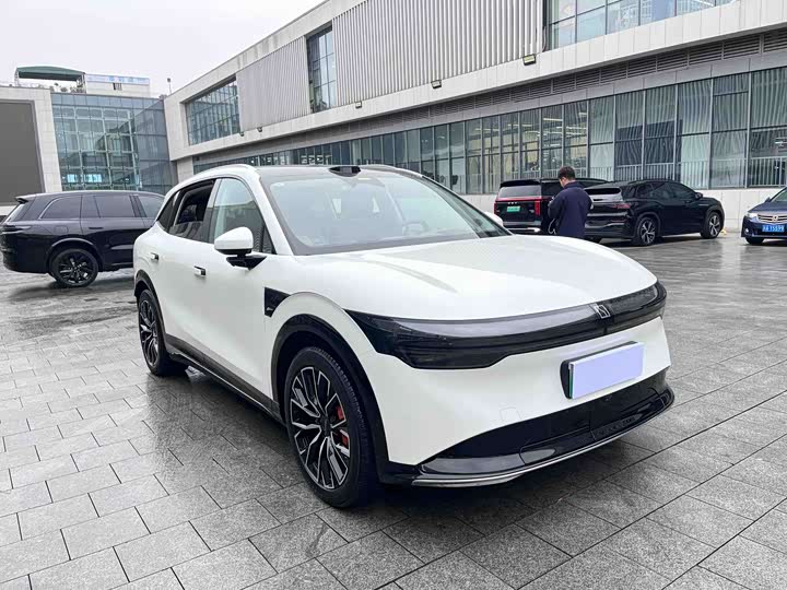 Фото 3 - Zeekr 7X