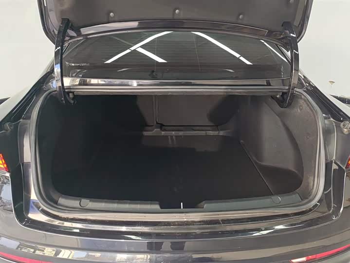 Фото 4 - Geely Preface