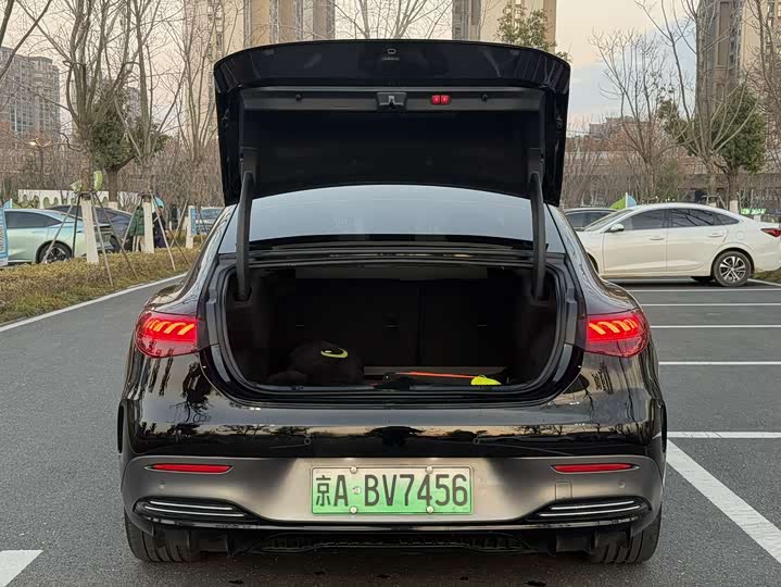 Фото 8 - Mercedes-Benz EQE