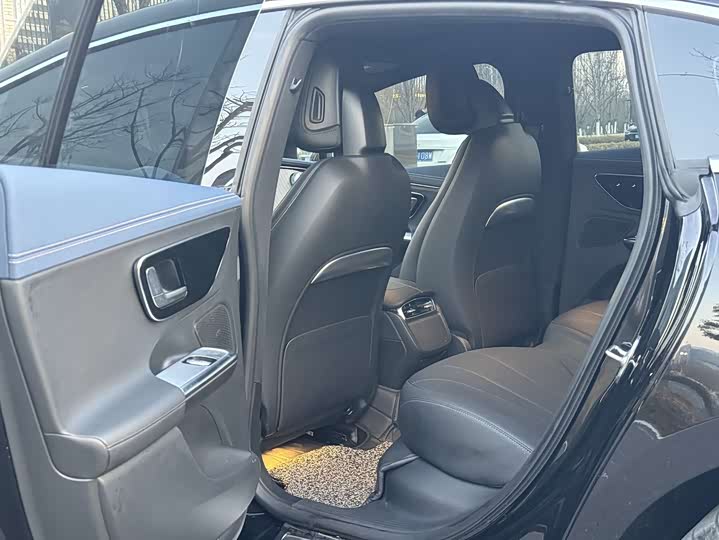 Фото 9 - Mercedes-Benz EQE