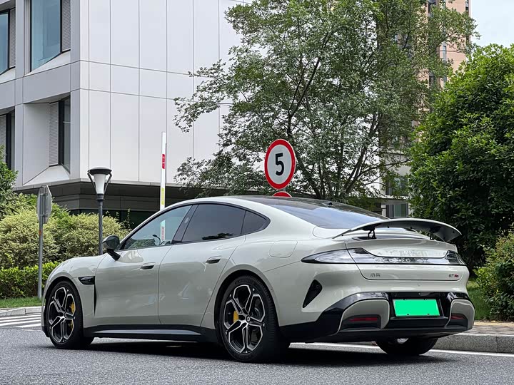 Фото 4 - Xiaomi SU7