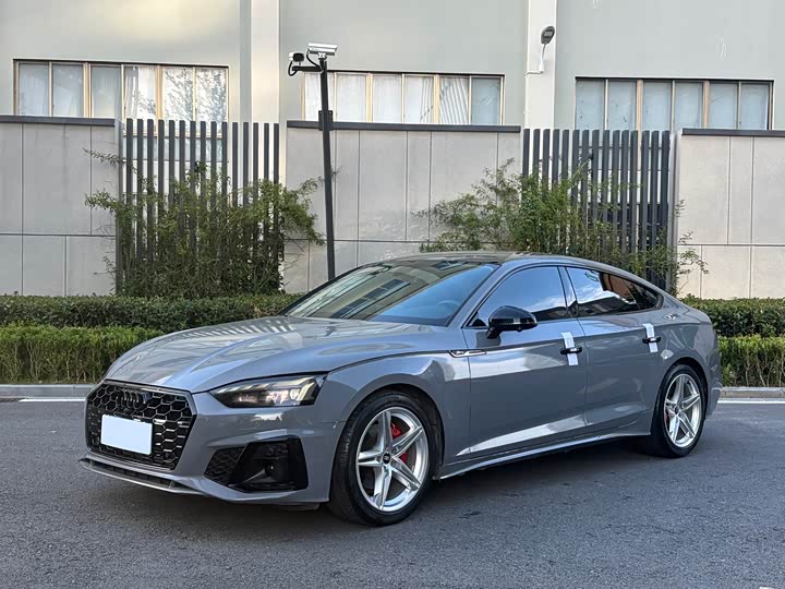 Фото 2 - Audi A5