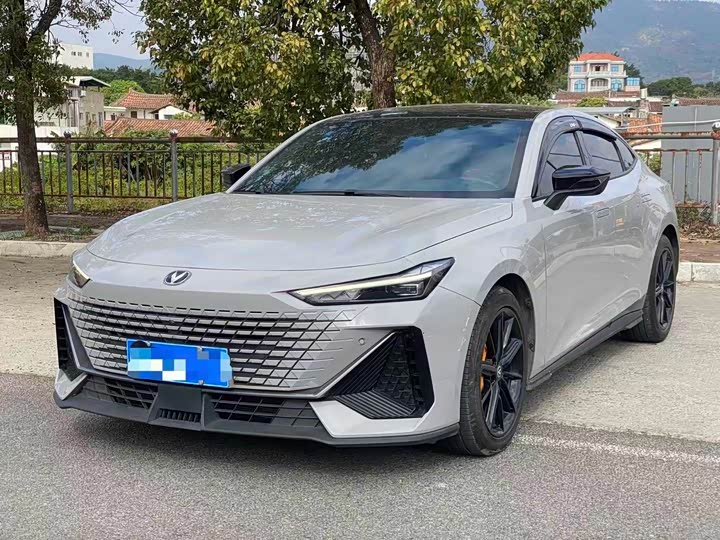 Фото 1 - Changan UNI-V