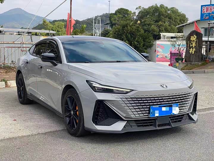 Фото 2 - Changan UNI-V