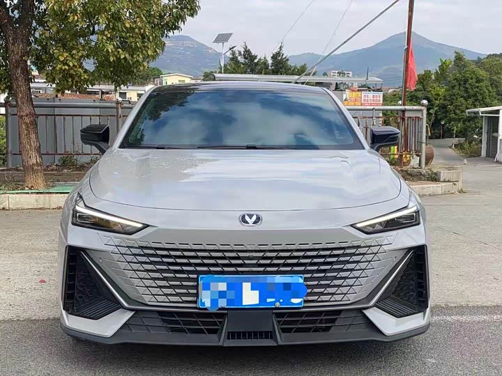 Фото 3 - Changan UNI-V