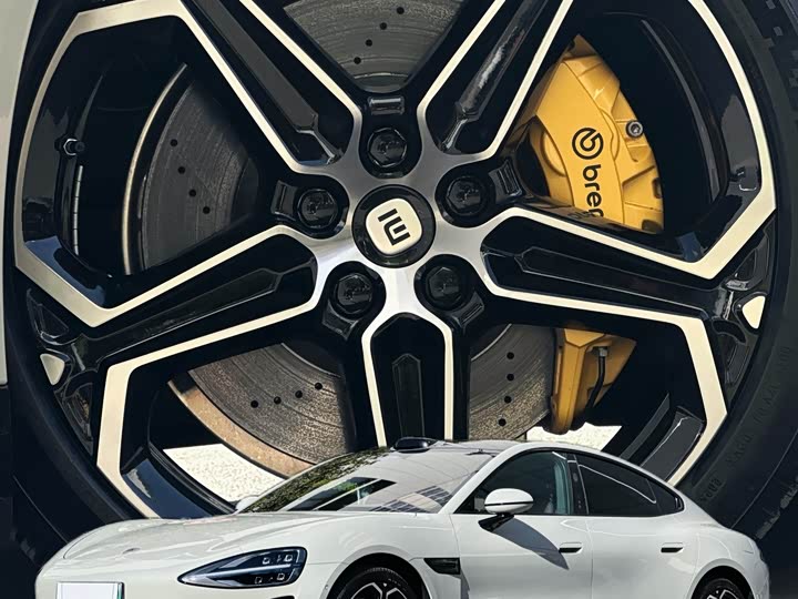 Фото 2 - Xiaomi SU7