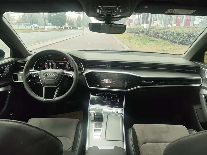 Фото 6 - Audi A6L