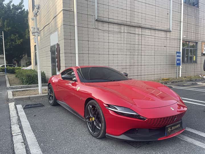 Фото 1 - Ferrari Roma