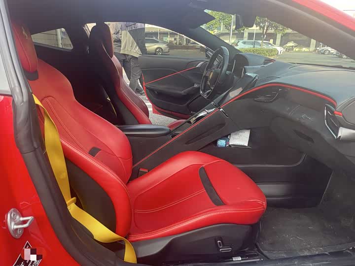 Фото 7 - Ferrari Roma