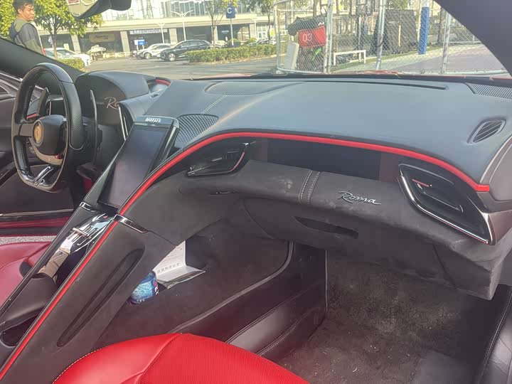 Фото 8 - Ferrari Roma