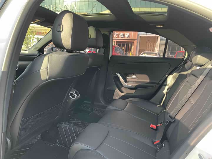 Фото 7 - Mercedes-Benz A-Class