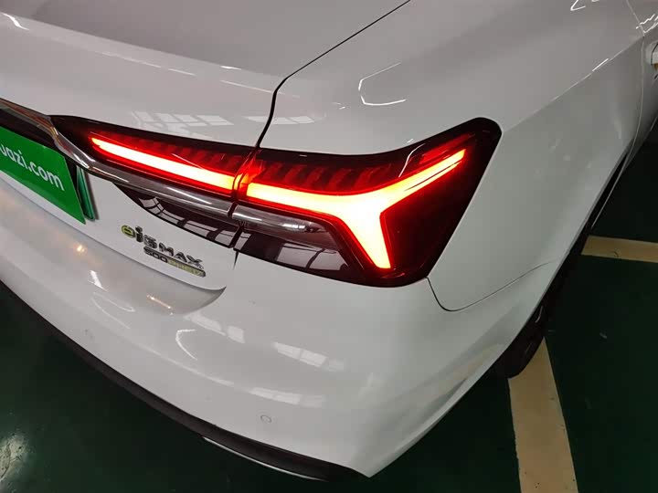 Фото 8 - Roewe i6 Max EV