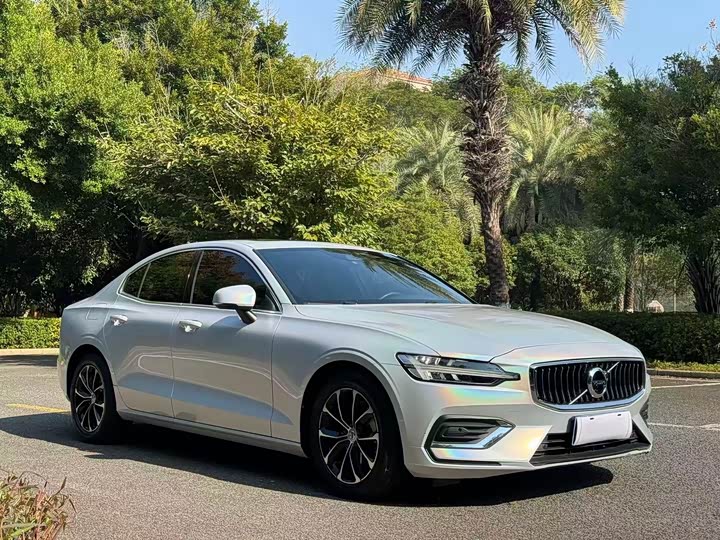 Фото 3 - Volvo S60