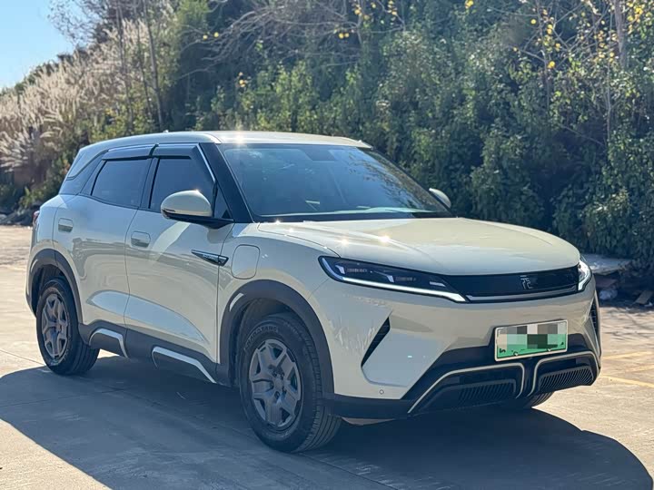 Фото 3 - BYD Yuan Up