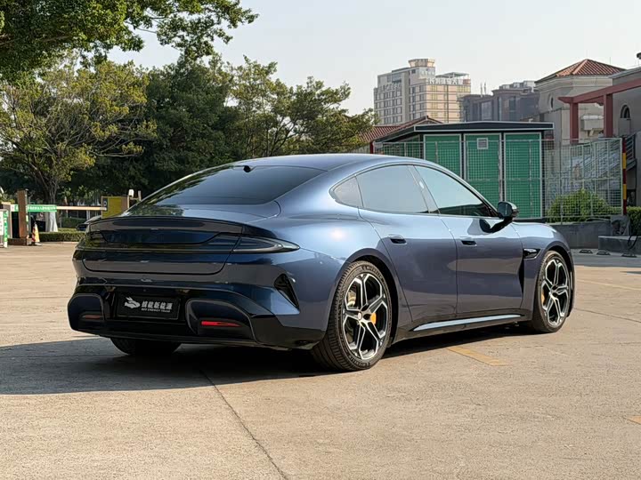 Фото 4 - Xiaomi SU7