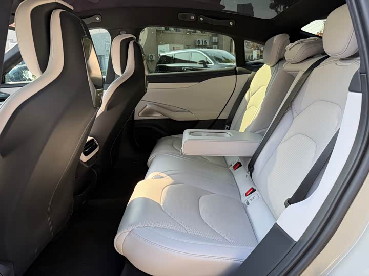 Фото 8 - Xiaomi SU7