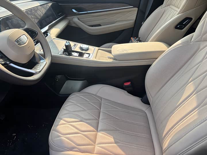 Фото 4 - Geely Monjaro