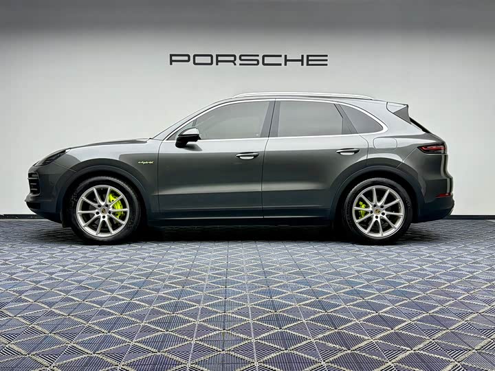 Фото 7 - Porsche Cayenne Hybrid