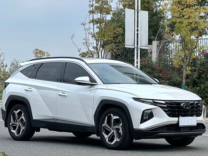 Фото 3 - Hyundai Tucson L