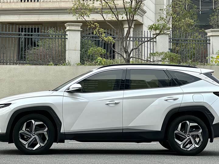 Фото 7 - Hyundai Tucson L