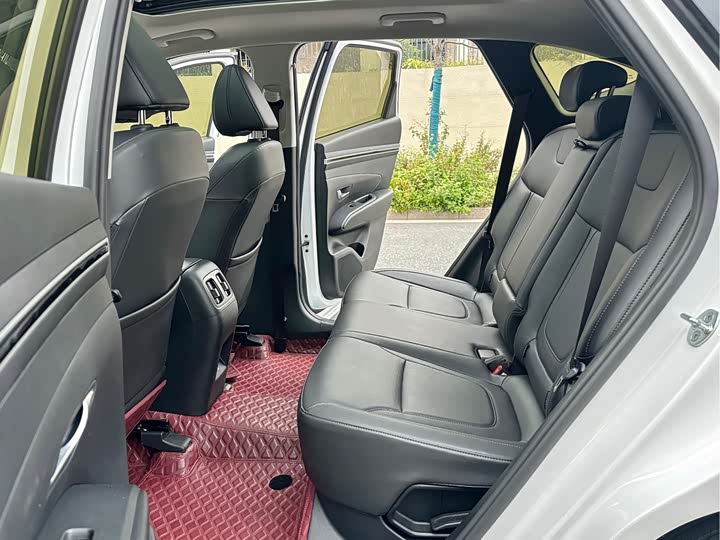 Фото 8 - Hyundai Tucson L