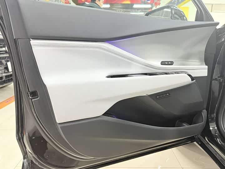 Фото 7 - Cadillac GT4