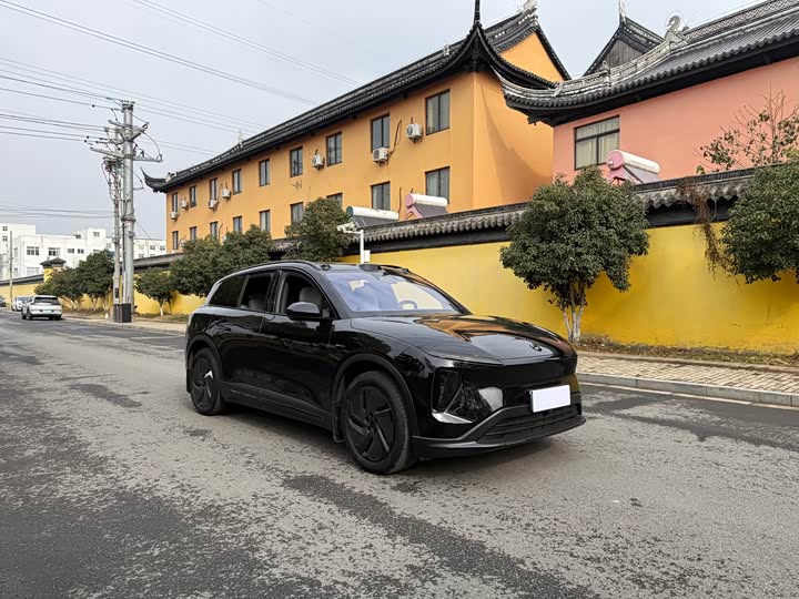 Фото 3 - Nio ES6