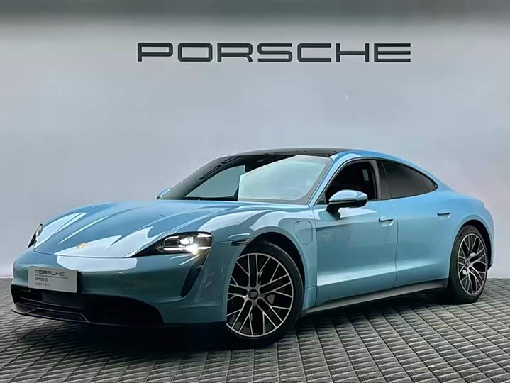 Фото 1 - Porsche Taycan