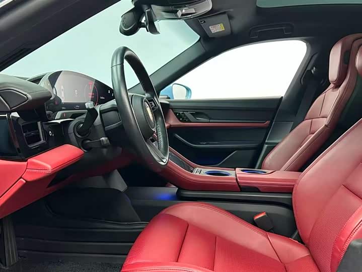 Фото 9 - Porsche Taycan