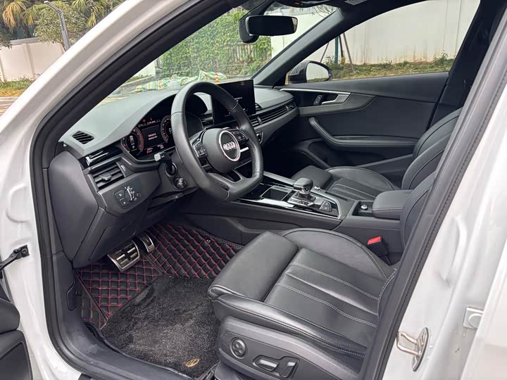 Фото 5 - Audi A4L