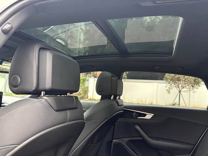 Фото 7 - Audi A4L