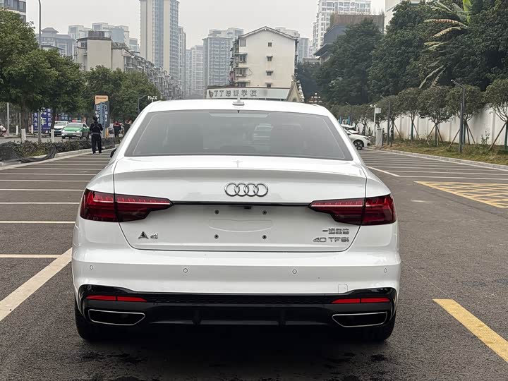 Фото 9 - Audi A4L