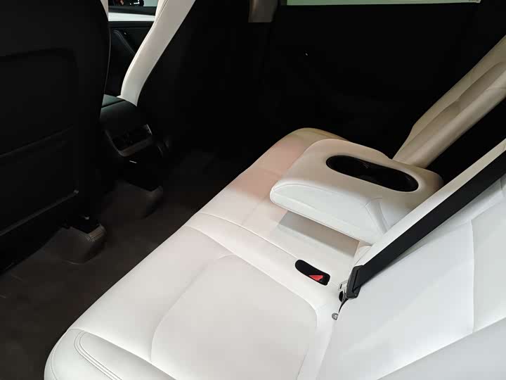 Фото 4 - Tesla Model Y