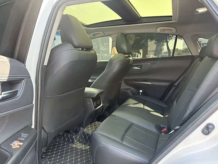 Фото 8 - Toyota Harrier