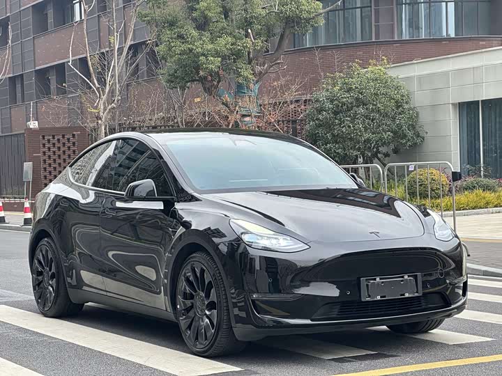 Фото 3 - Tesla Model Y
