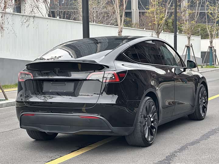 Фото 7 - Tesla Model Y