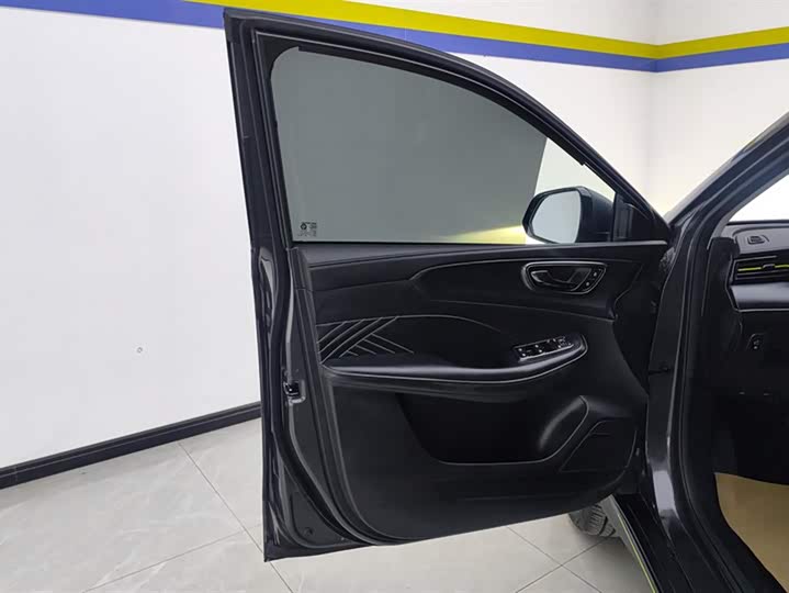 Фото 7 - Roewe RX5