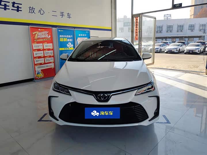 Фото 2 - Toyota Corolla