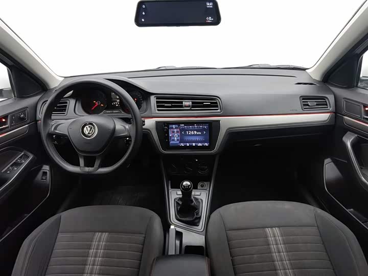 Фото 5 - Volkswagen Lavida