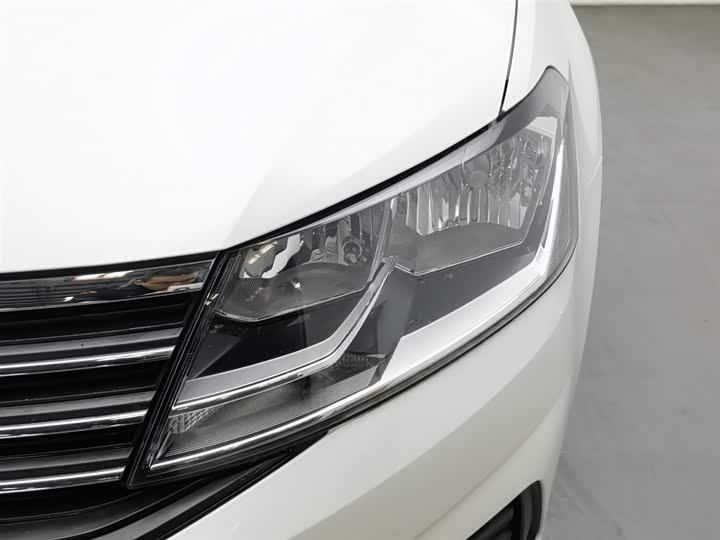 Фото 7 - Volkswagen Lavida