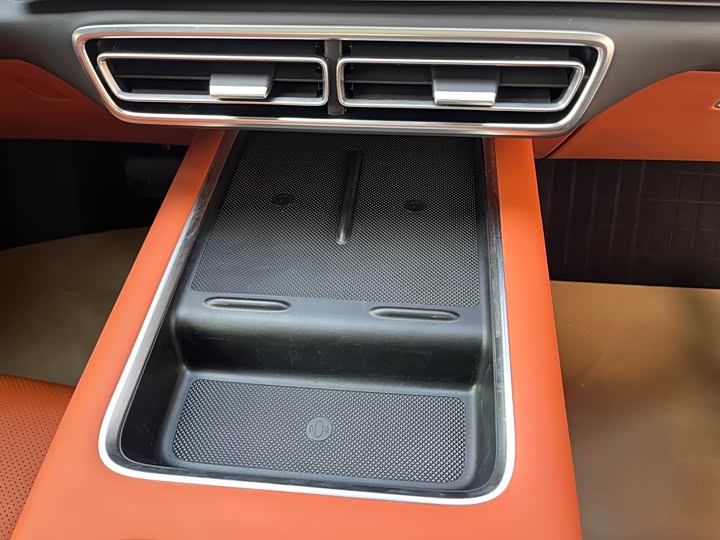 Фото 8 - LiXiang L8