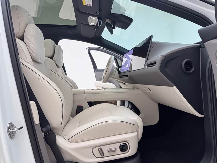 Фото 8 - LiXiang i6