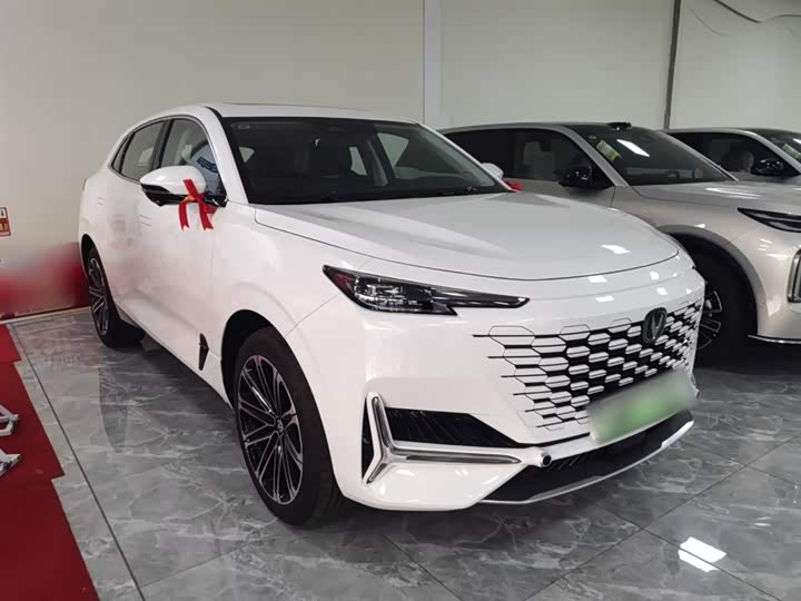 Фото 4 - Changan UNI-K Hybrid