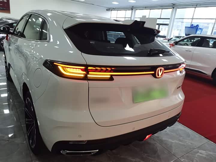 Фото 6 - Changan UNI-K Hybrid