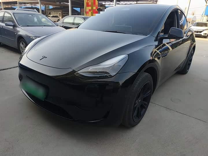 Фото 1 - Tesla Model Y