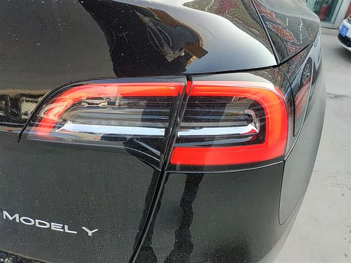 Фото 8 - Tesla Model Y