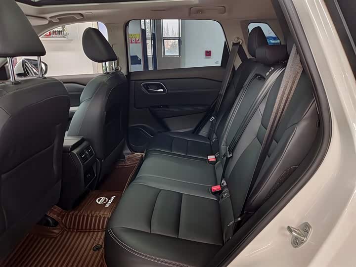 Фото 8 - Nissan X-Trail